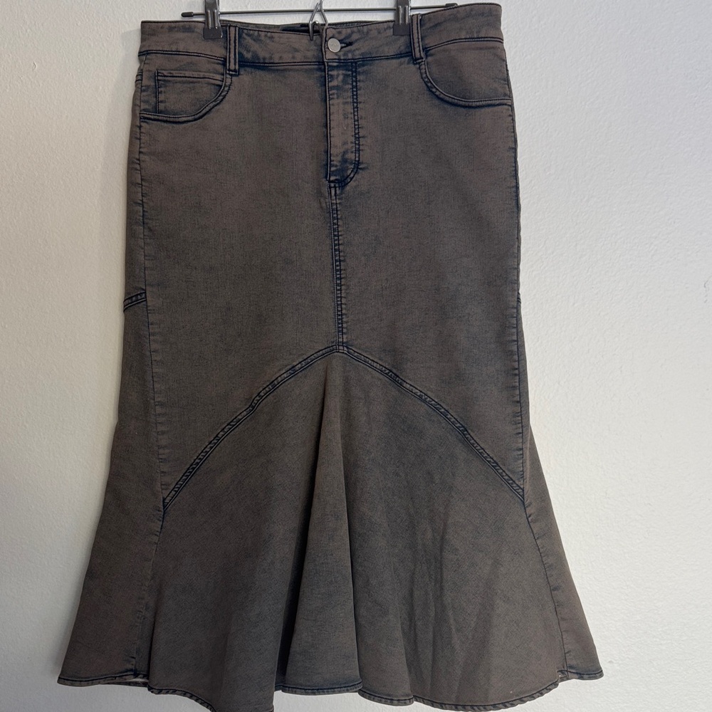 DKNY Dark Wash Denim Jeans
